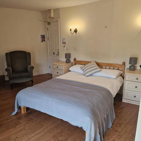 Bed and Breakfast The Stowey Arms Эксетер Экстерьер фото